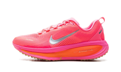 Vomero 18 WMNS "Digital Pink Hyper Orange" HM6804 602
