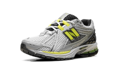 1906 "Light Silver Metallic/Alkaline Green" U190652H
